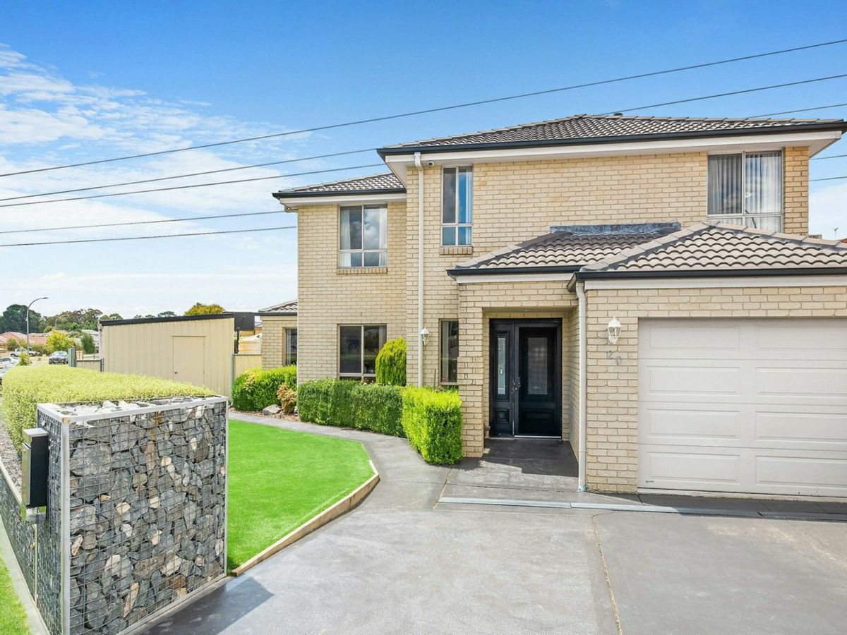 20 Holman Way, Orange - image 1
