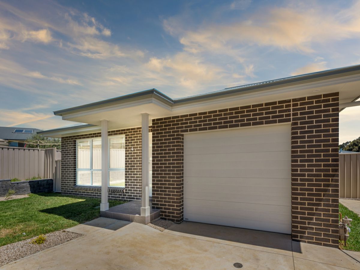 4/62A Kearneys Drive, Orange - image 1