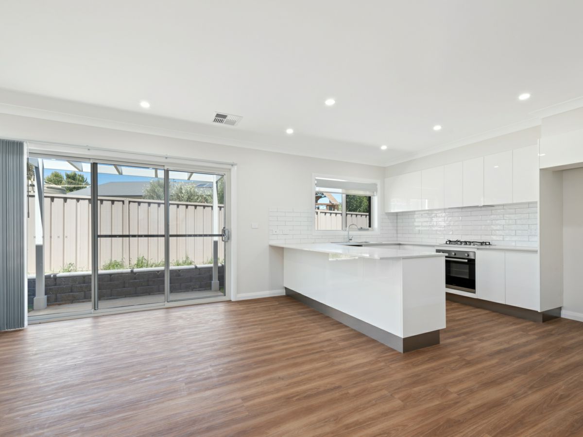 4/62A Kearneys Drive, Orange - image 3