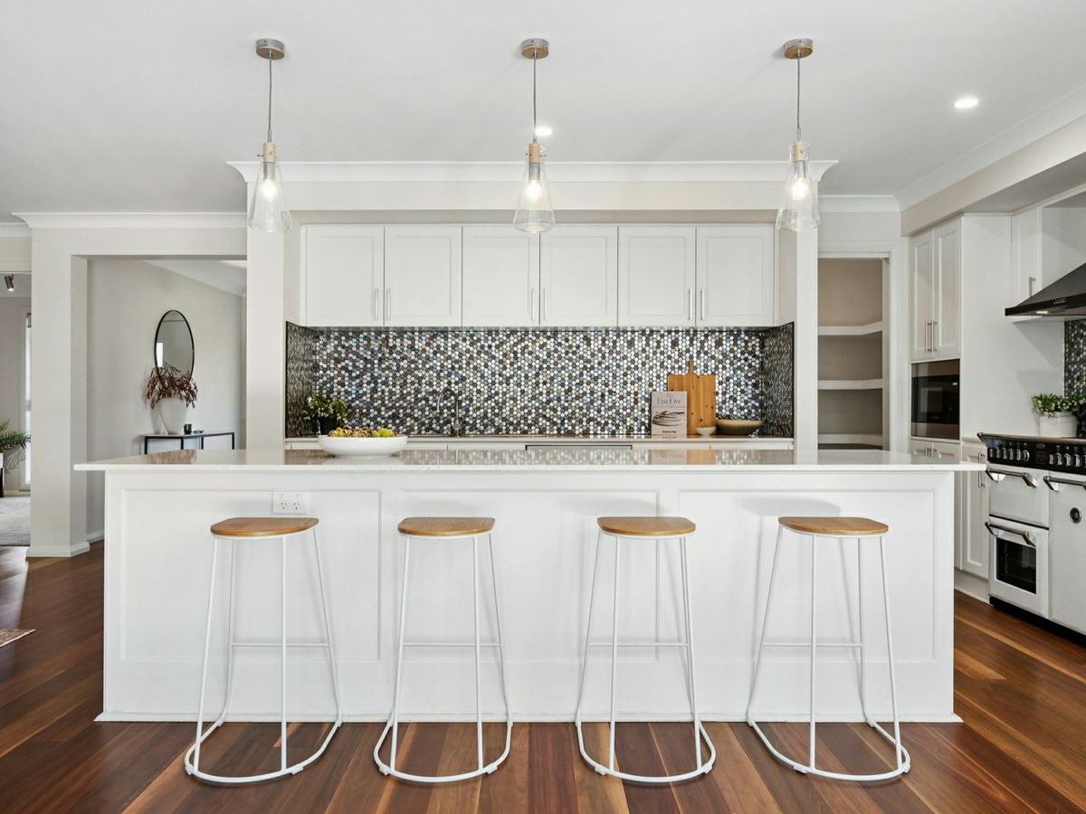 84 Dean Drive, Orange - image 2