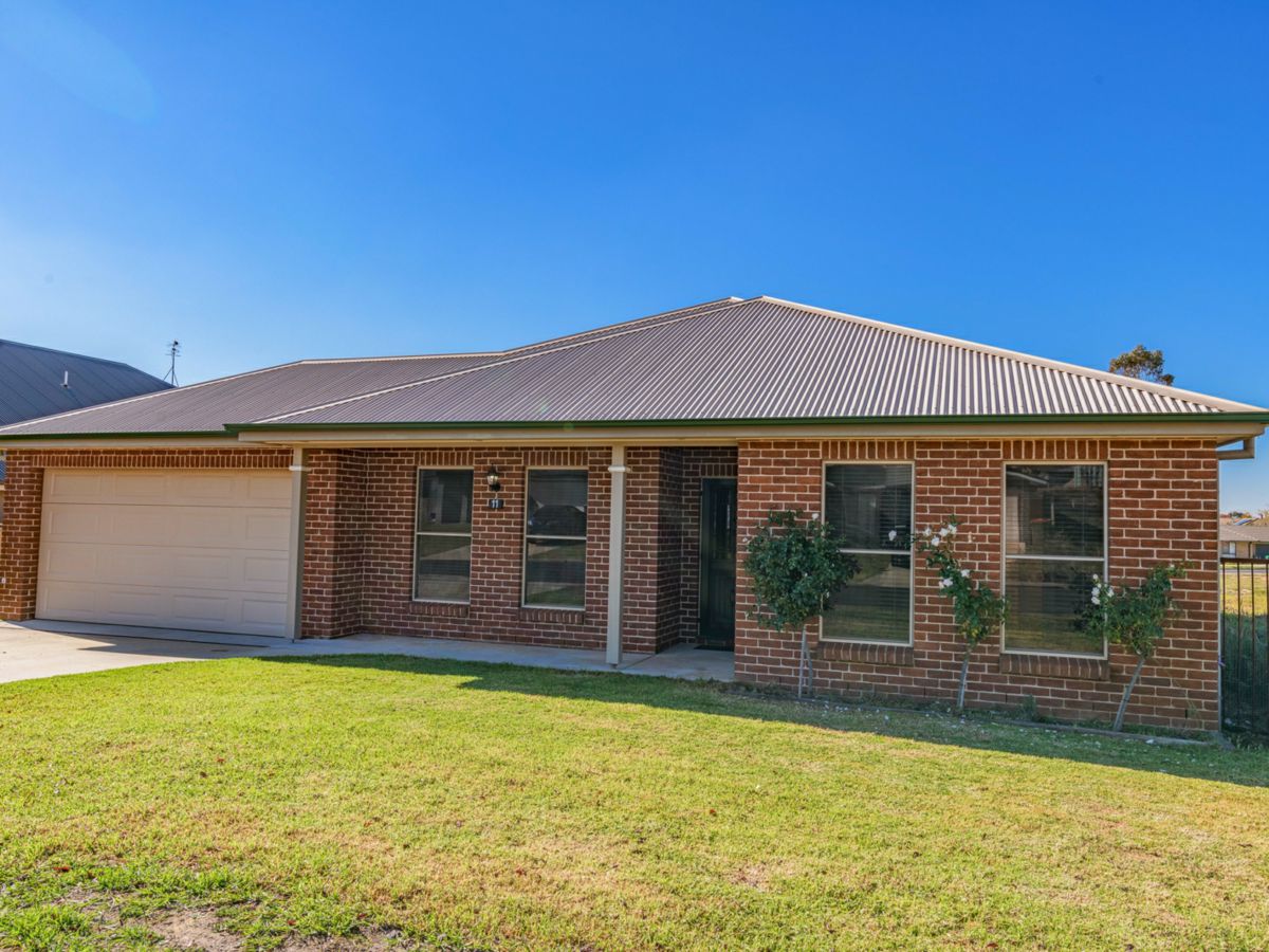 11 Emmaville Street, Orange - image 1