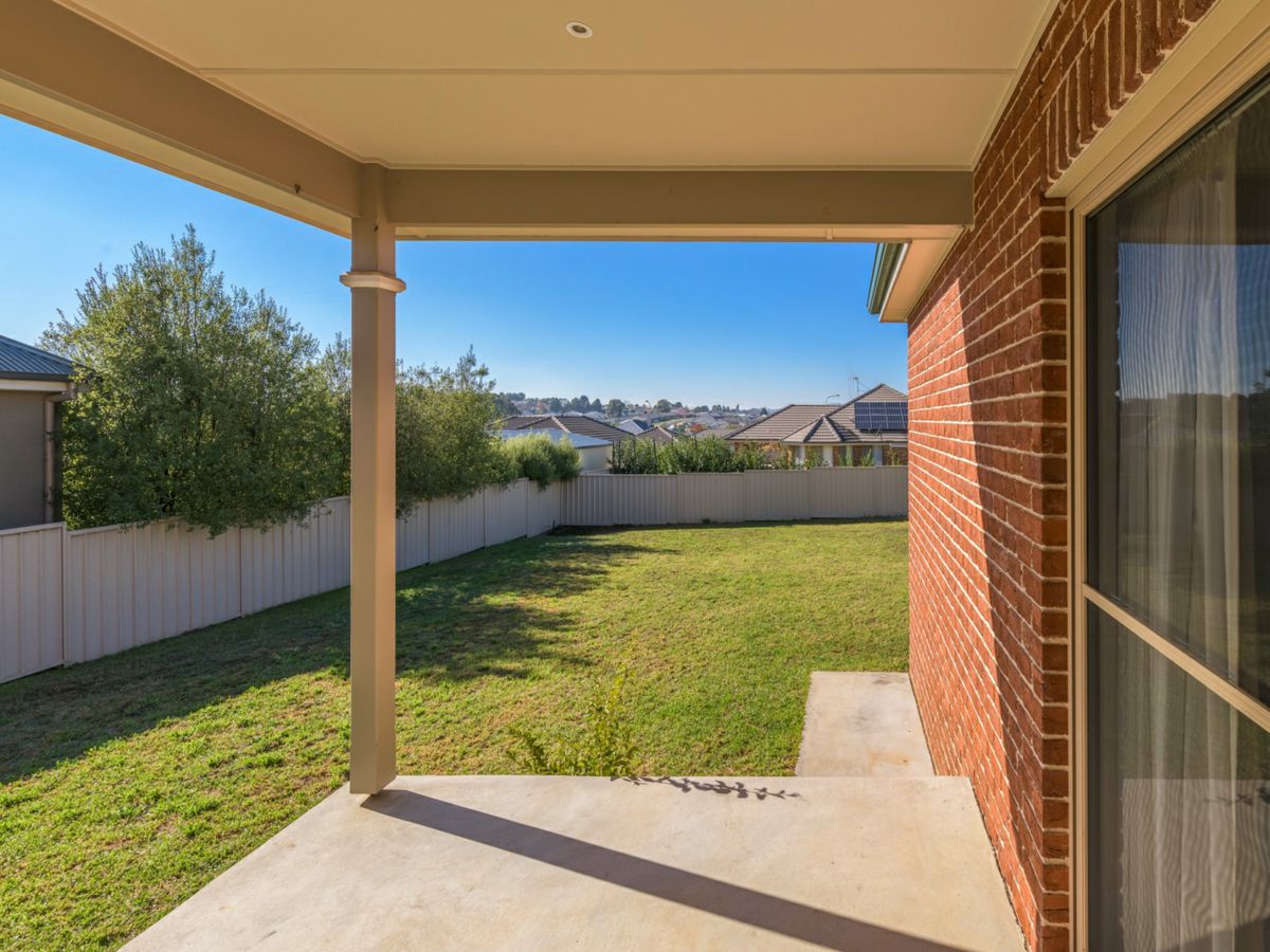 11 Emmaville Street, Orange - image 2