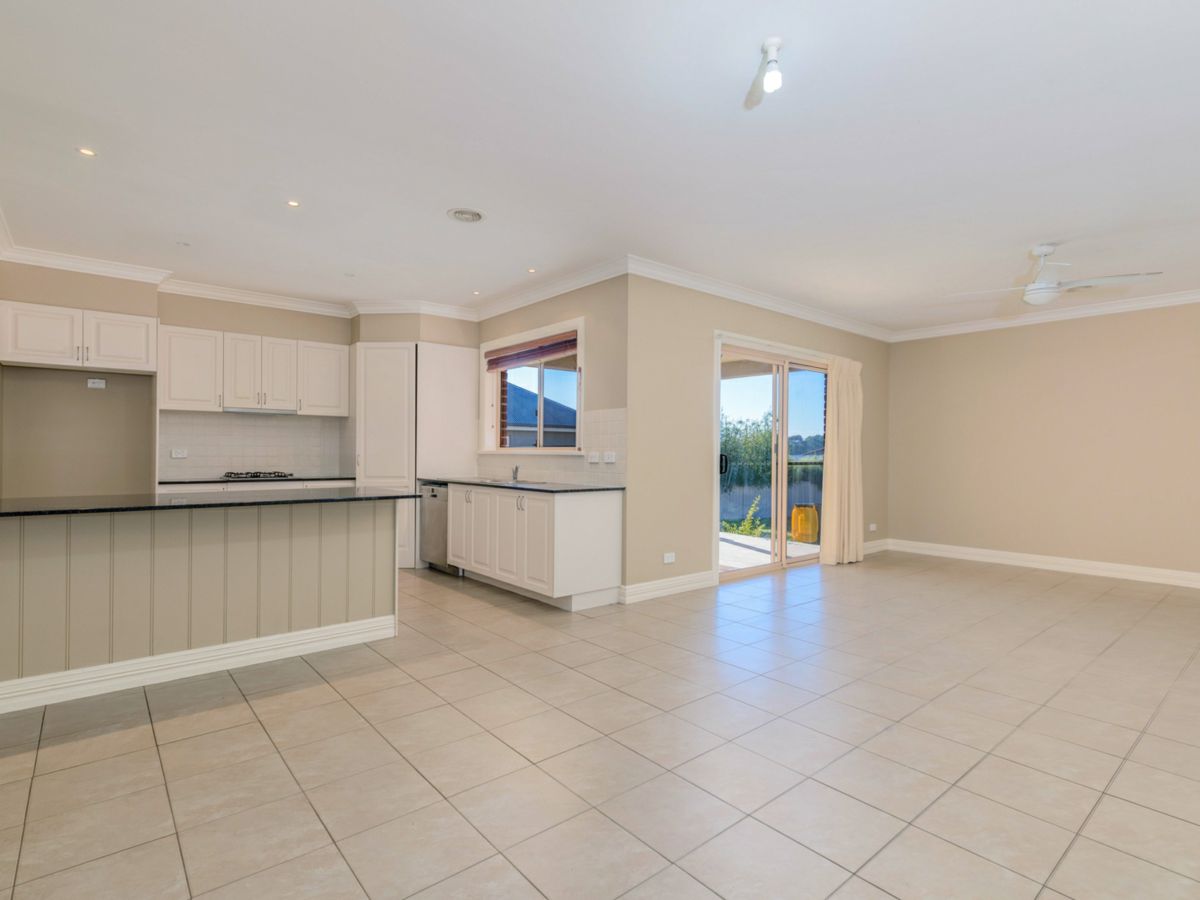 11 Emmaville Street, Orange - image 3
