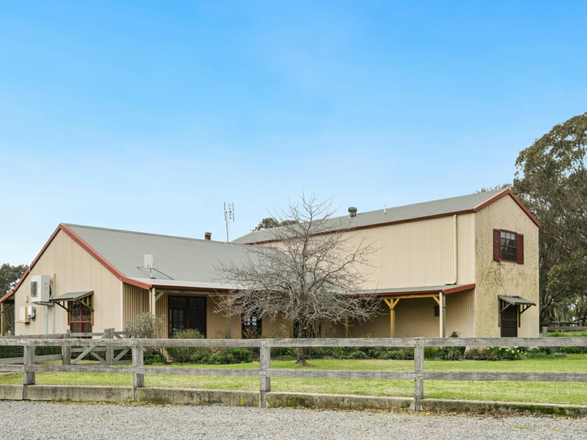 98 McKay Road, Clergate - image 1