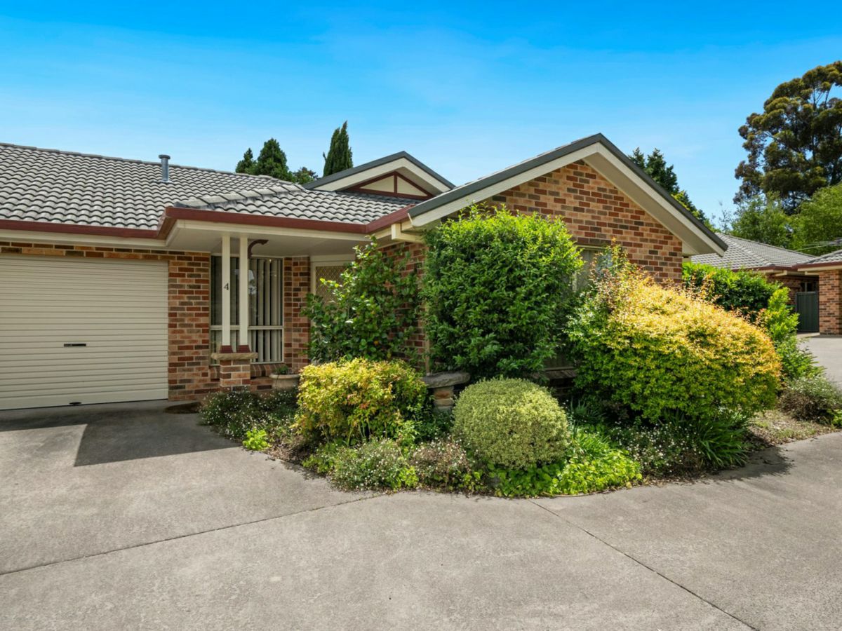 4/130 Woodward Street, Orange - image 1
