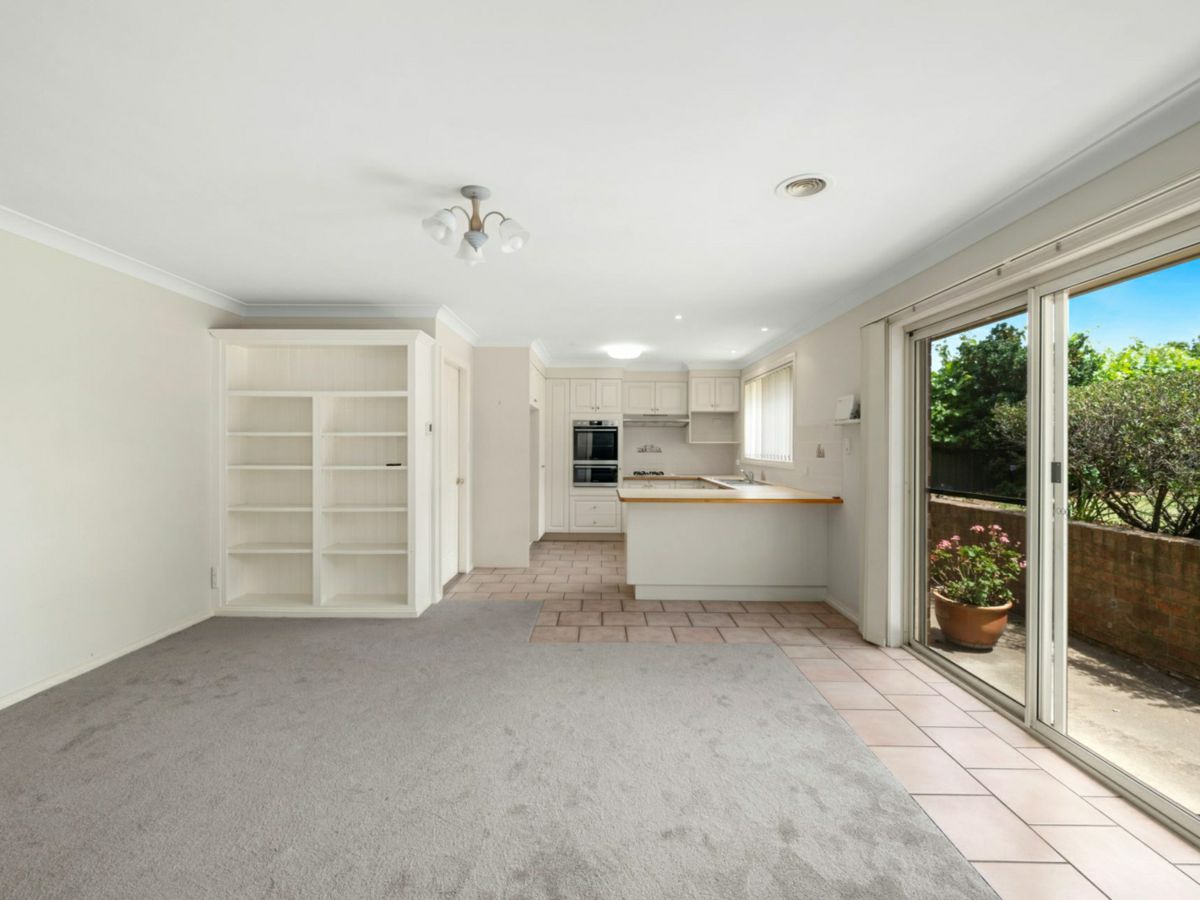 4/130 Woodward Street, Orange - image 2