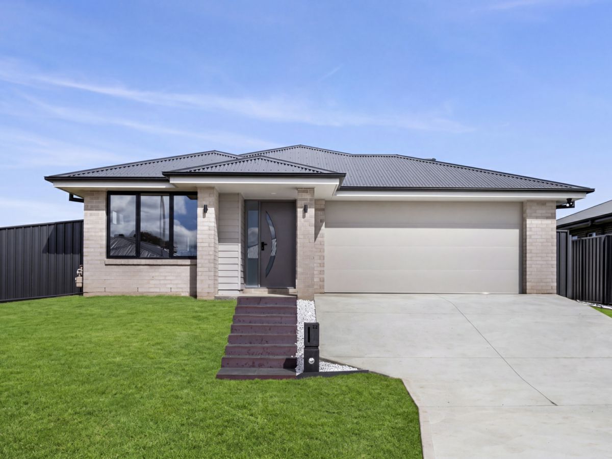12 Edye Circuit, Orange - image 1