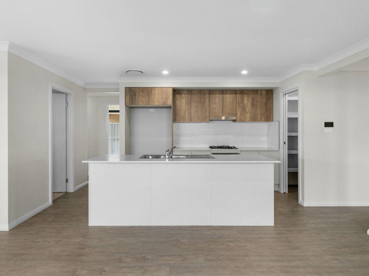 12 Edye Circuit, Orange - image 3