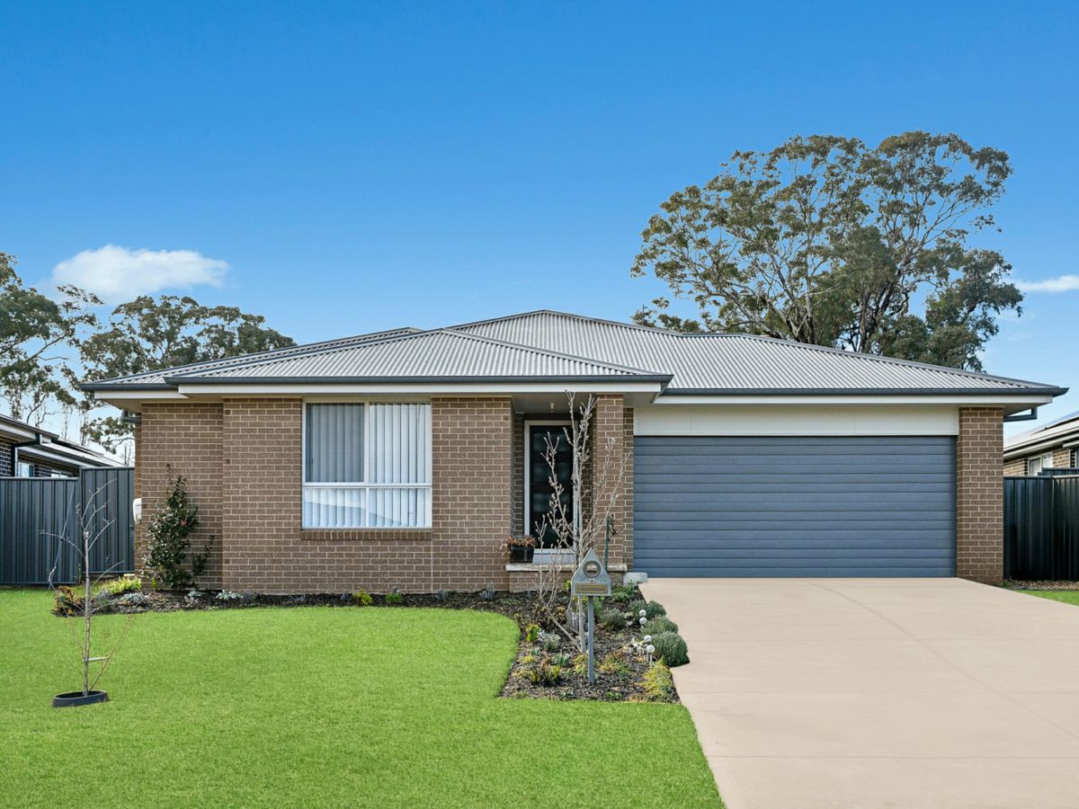 13 Haywood Drive, Orange - image 1