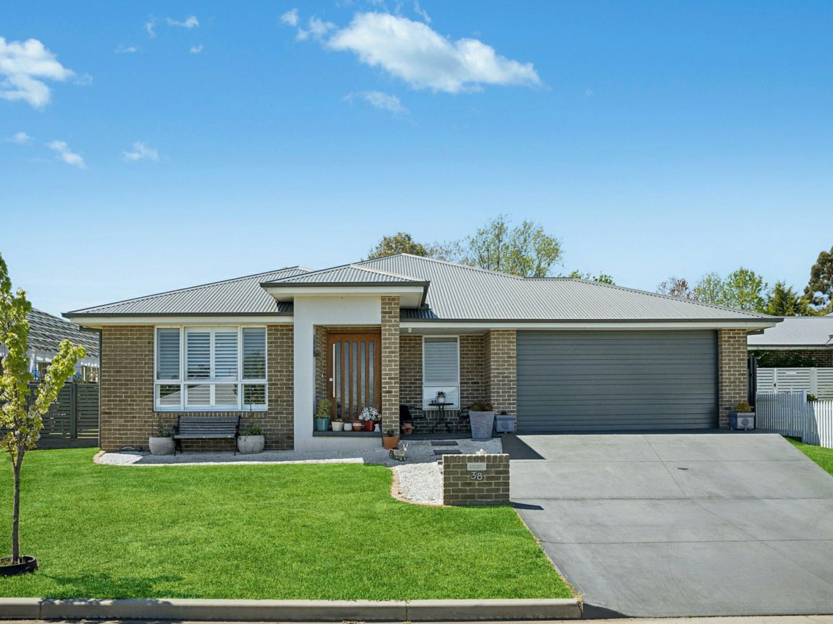 38 Buckland Drive, Orange - image 1