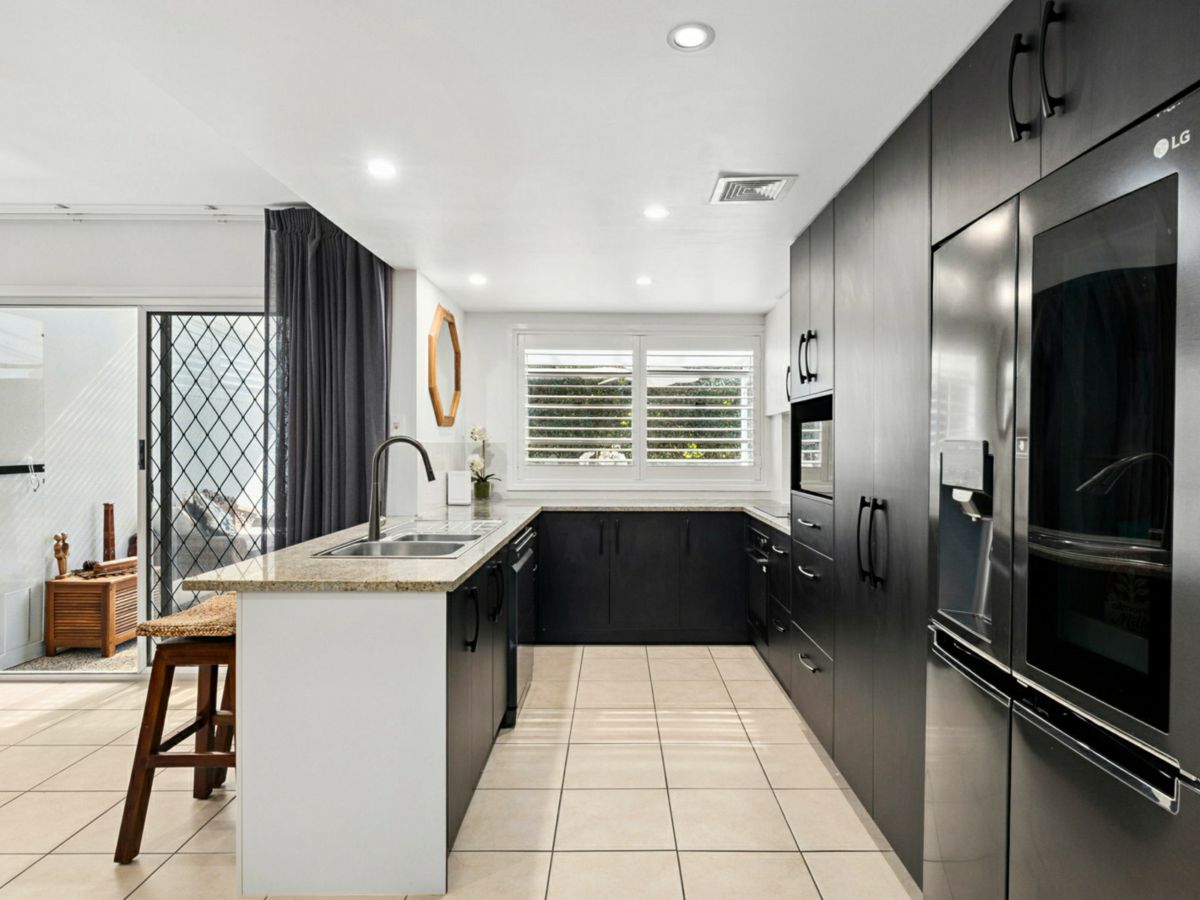 82/7 Grand Parade, Parrearra - image 3