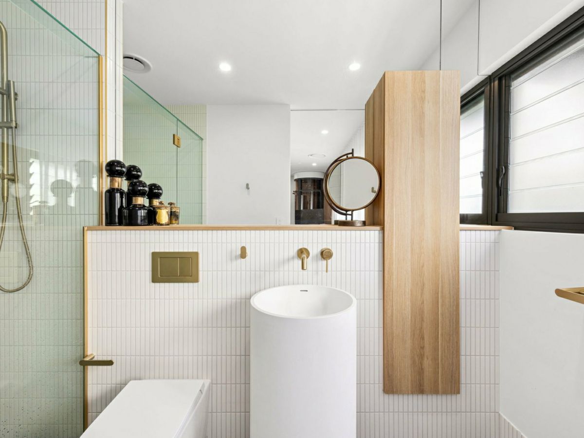 8/34 Smith Street, Mooloolaba - image 3