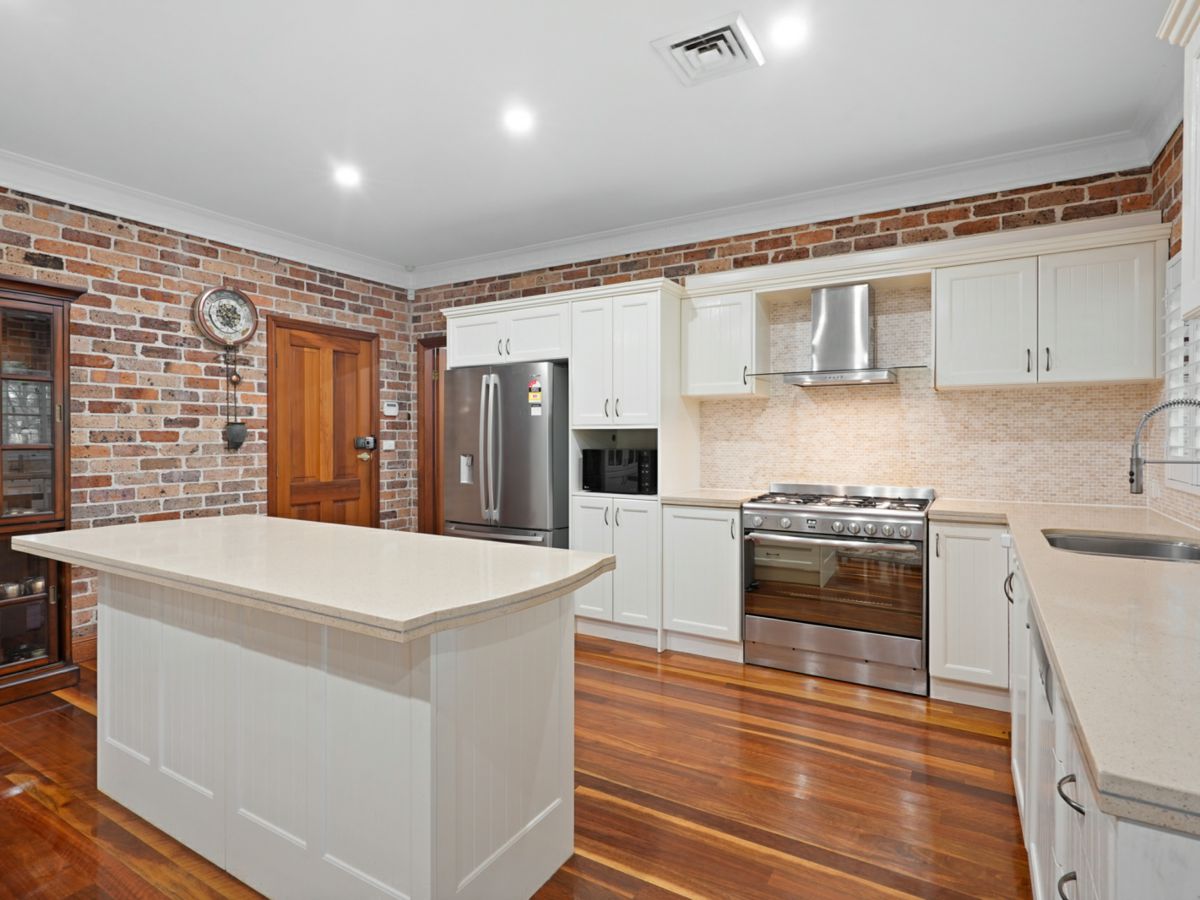 17 Burnside Grove, Windsor Downs - image 3