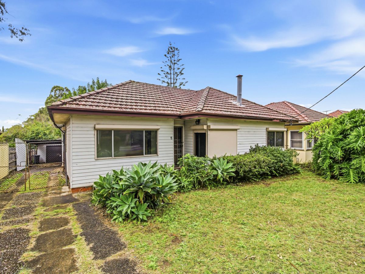 5 Best Road, Seven Hills - image 1