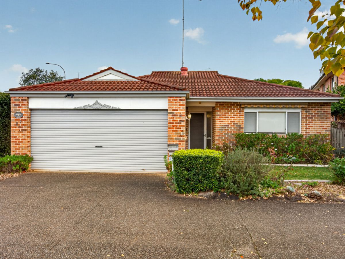 37 John Tebbutt Place, Richmond - image 1