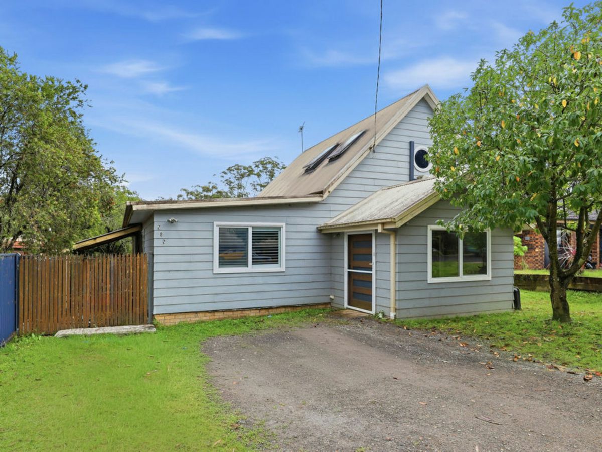 282 Lieutenant Bowen Drive, Bowen Mountain - image 1