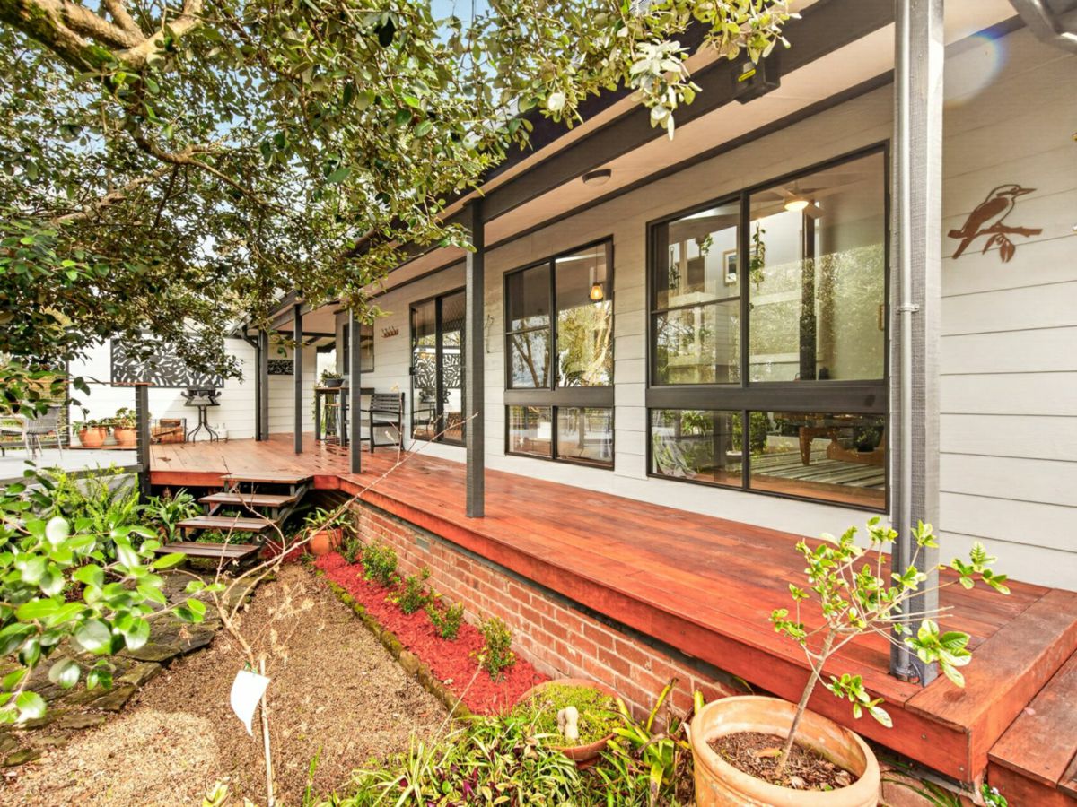 8 Maple Street, Bowen Mountain - image 1