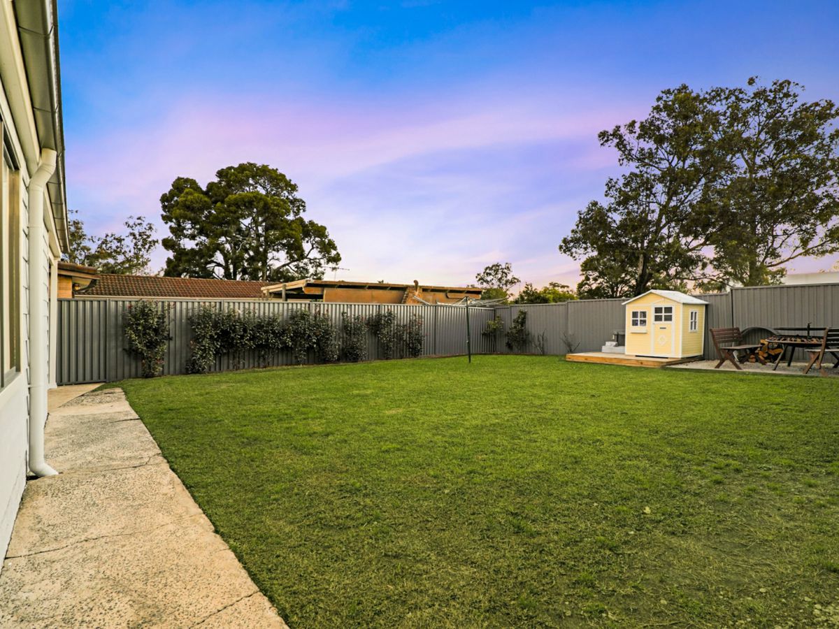 9 Snailham Crescent, South Windsor - image 3