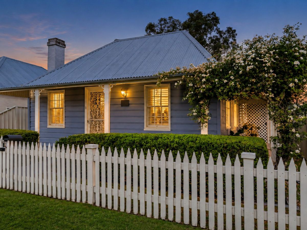 2/16 Charles Street, North Richmond - image 1