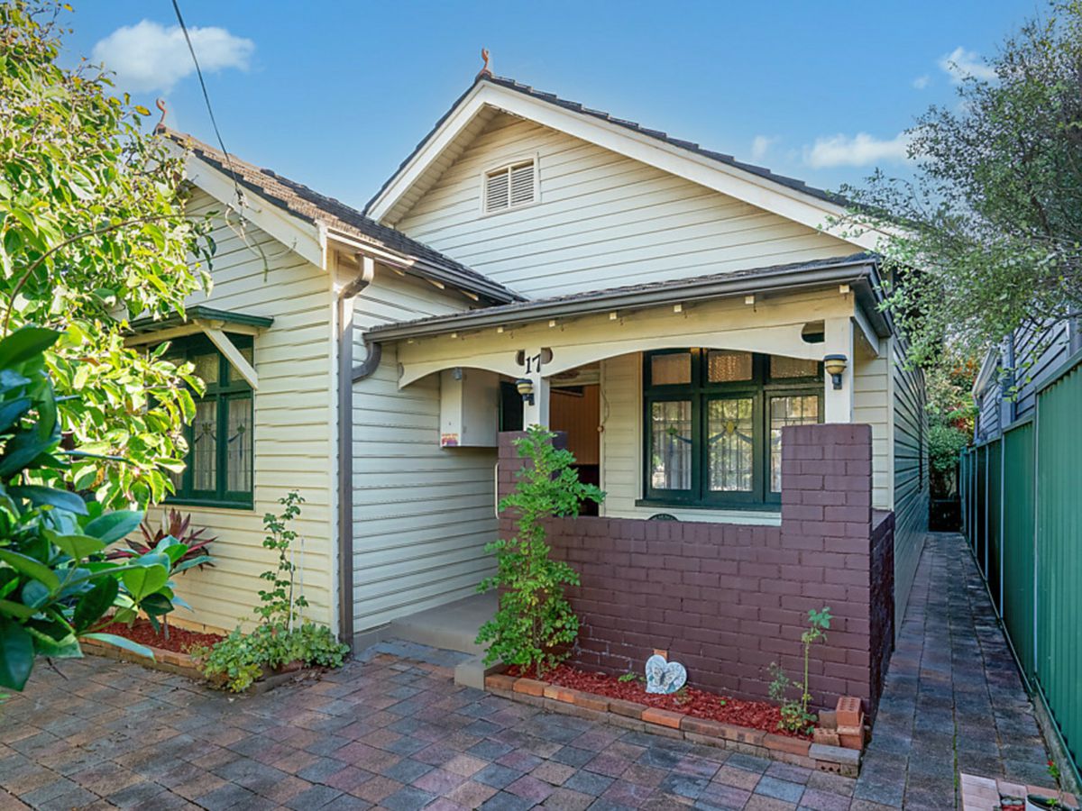 17 Grove Street, Lilyfield - image 1