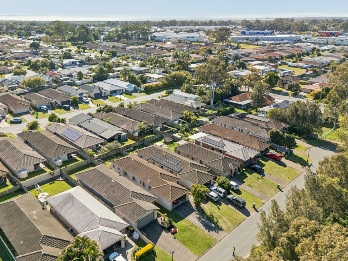 16 Waterlilly Court, Rothwell - image 2