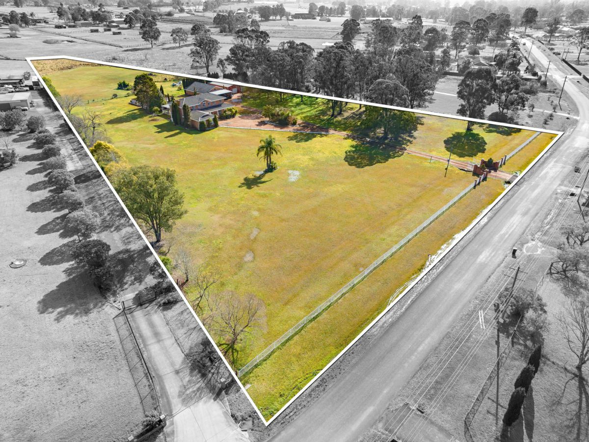 79 Kelvin Park Drive, Bradfield - image 2