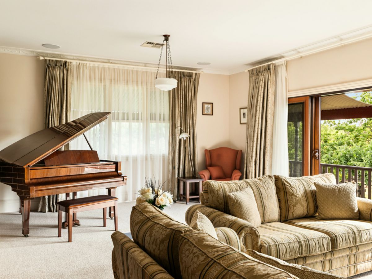 3 Clintara Crescent, Razorback - image 3