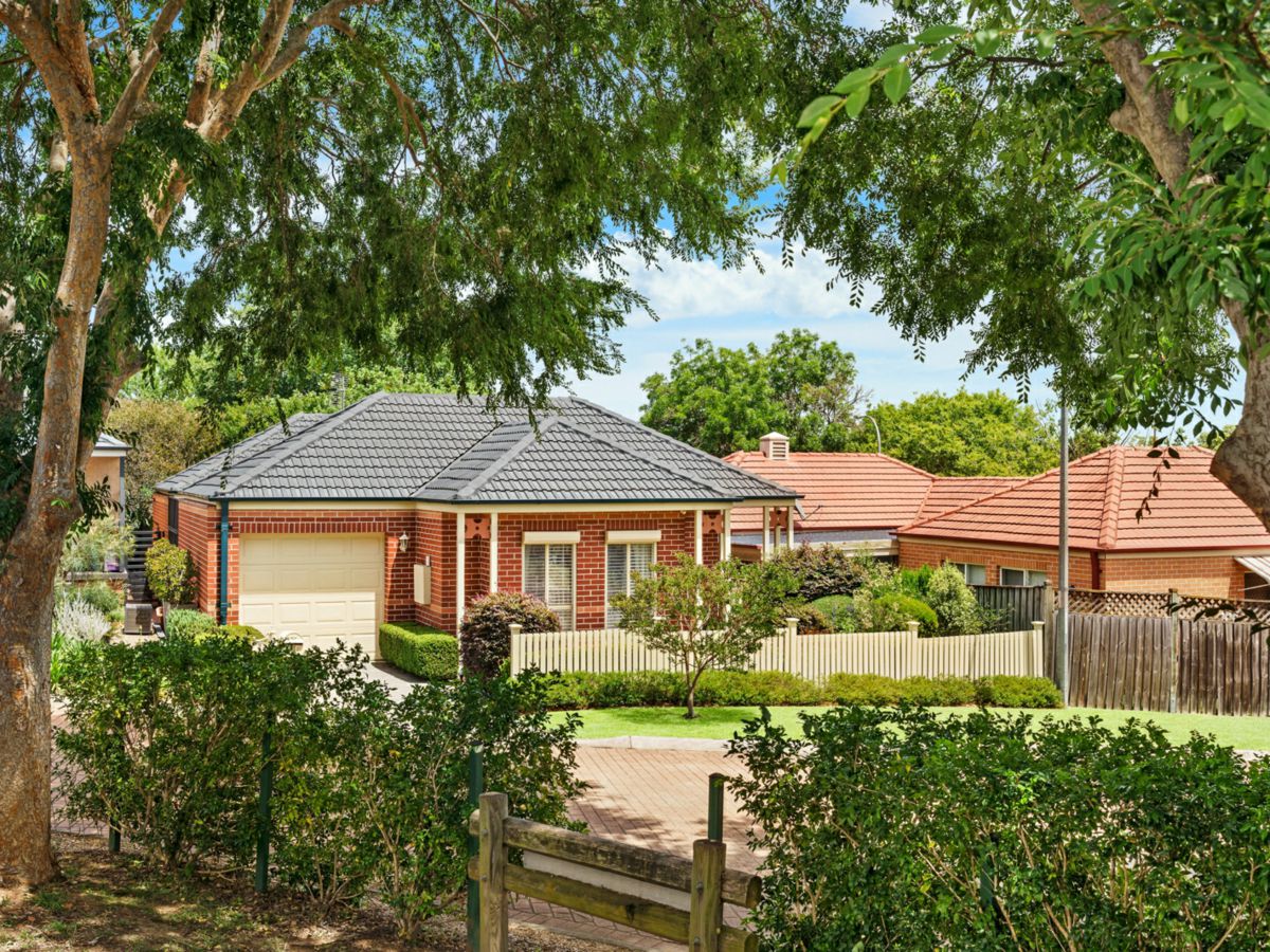 2 Sunnydale Place, Narellan - image 1