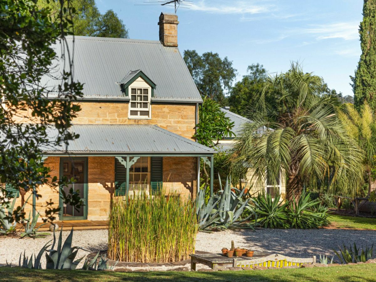100-130 Moores Way, Glenmore - image 1