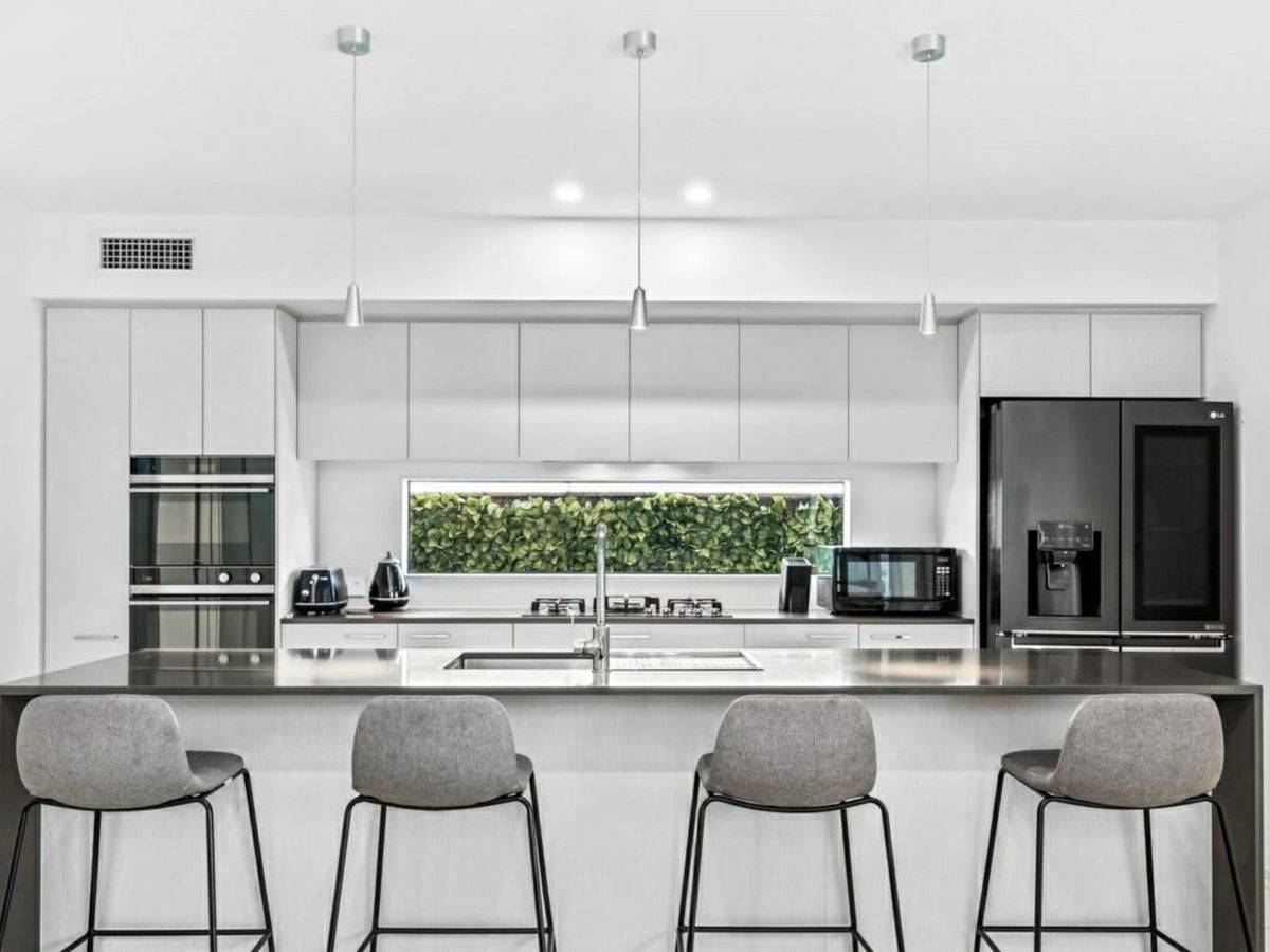 7 Brewerton Close, Gledswood Hills - image 3