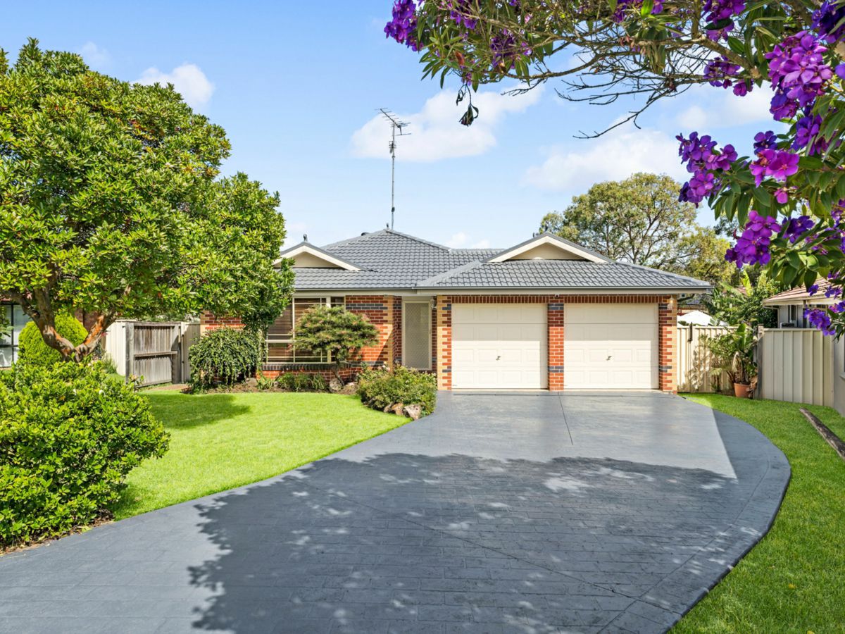 8 Andrews Place, St Helens Park - image 1