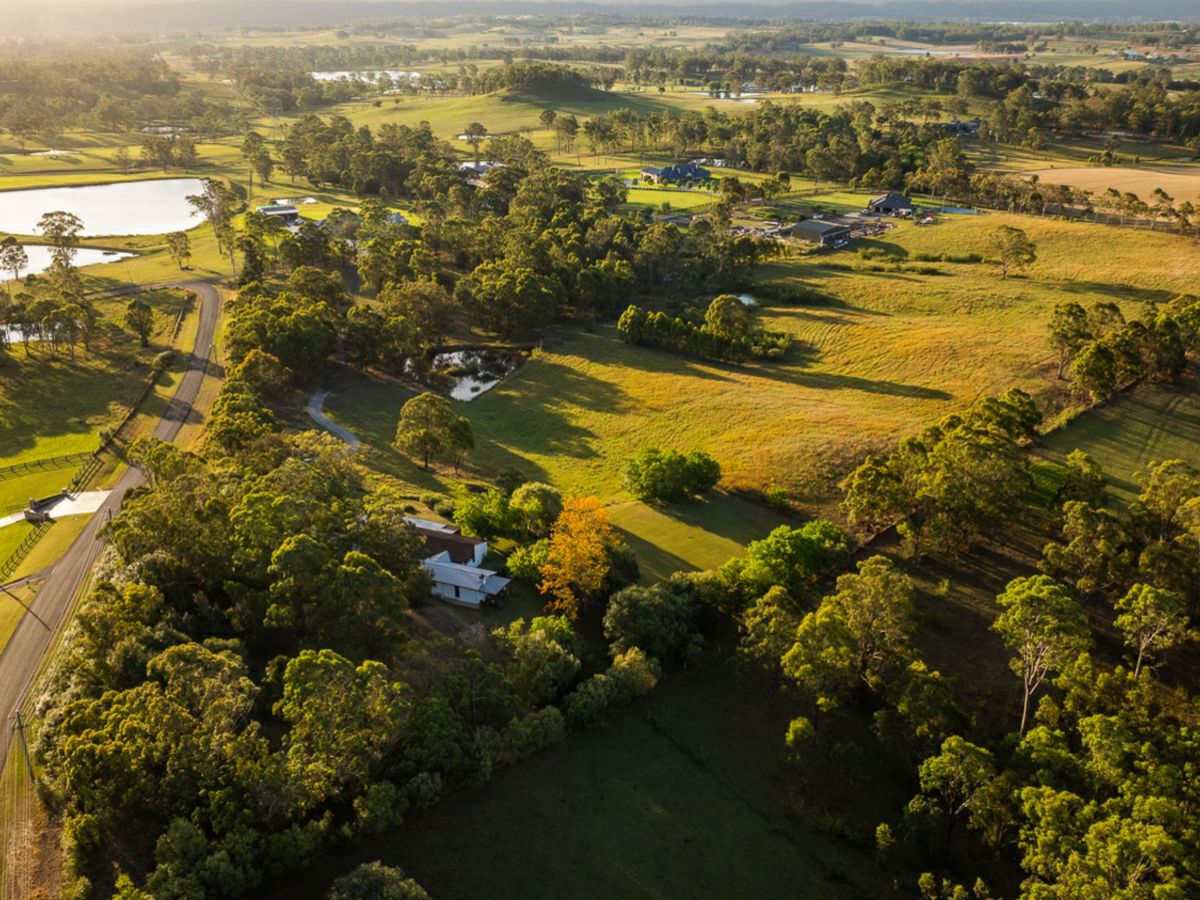 100 Colonel Pye Drive, COBBITTY