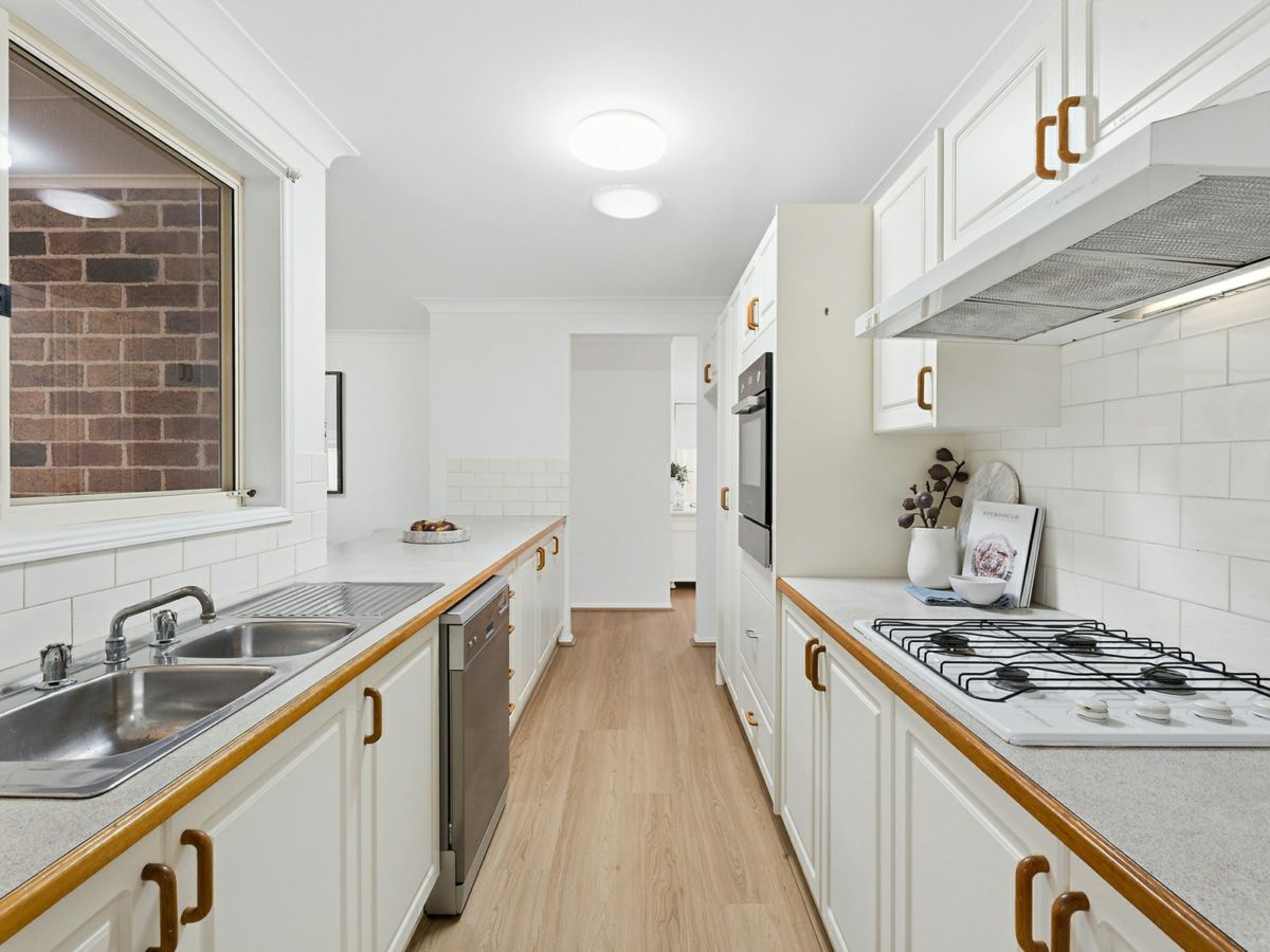 6 Holdsworth Drive, Narellan Vale - image 3