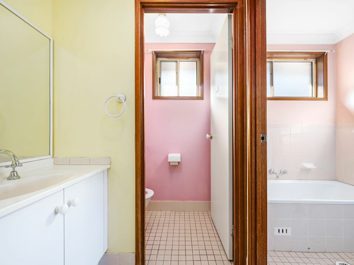 8 Arnold Avenue, Green Valley - image 3