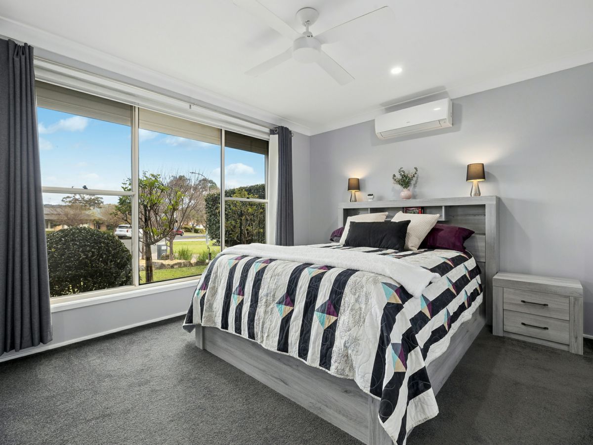 10 Dominish Crescent, Camden South - image 2