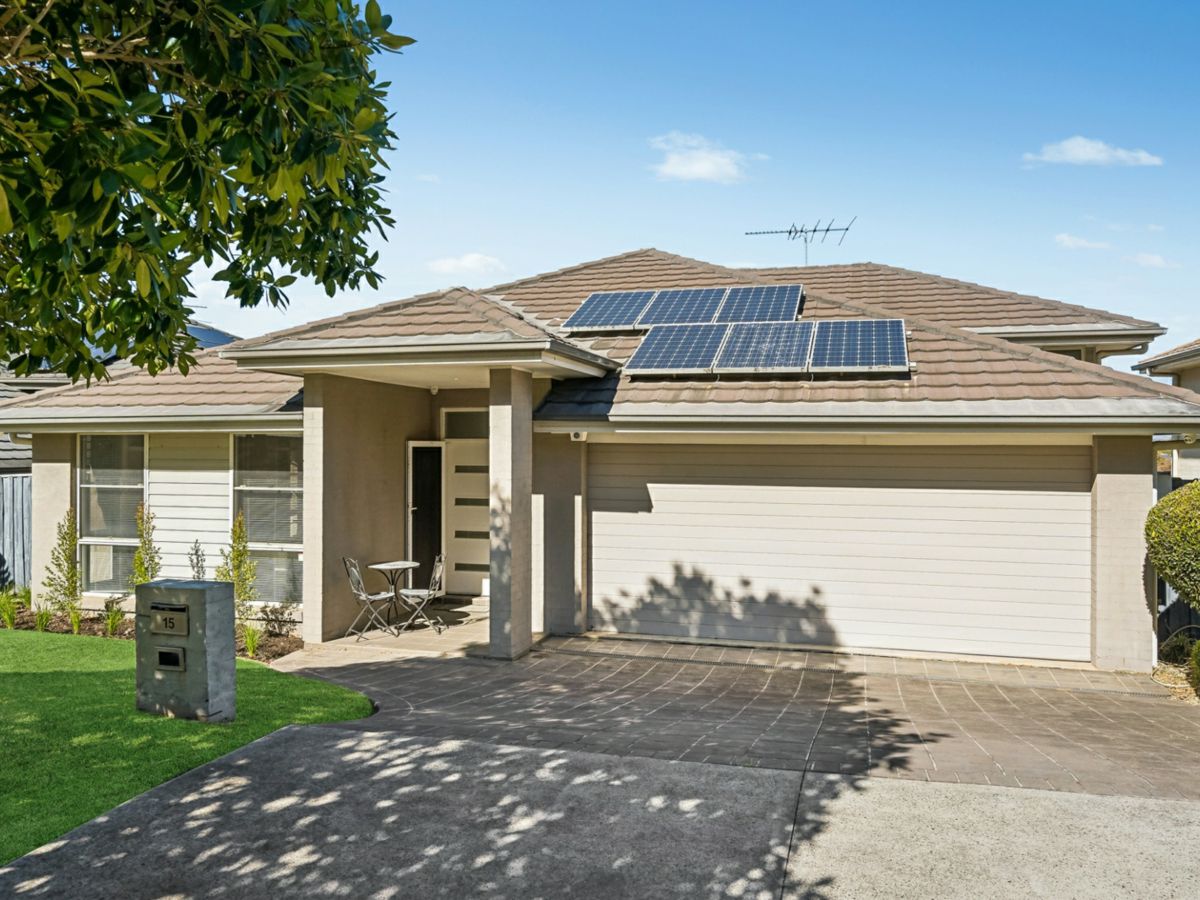15 Telopea Circuit, Mount Annan - image 1