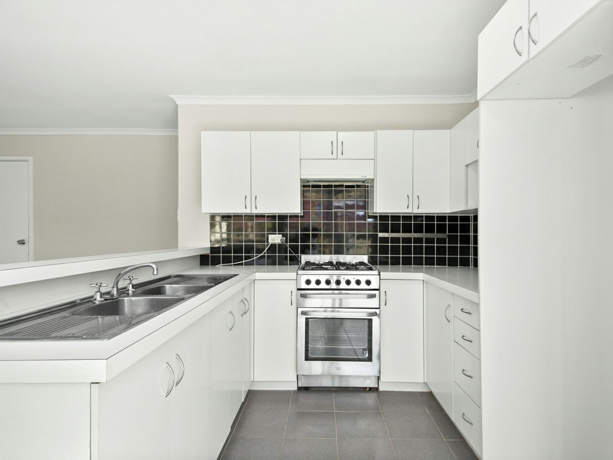 10 Archibald Crescent, Rosemeadow - image 3