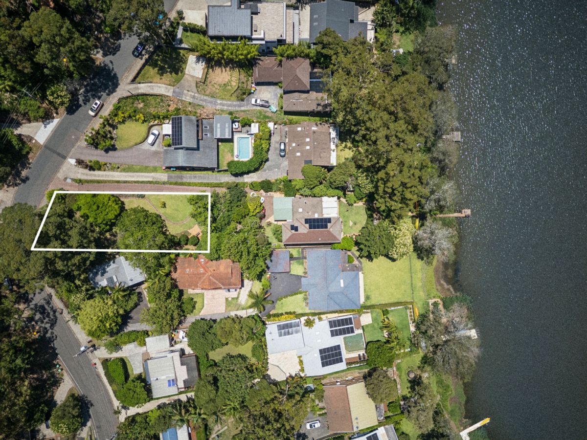 239A The Round Drive, Avoca Beach - image 2