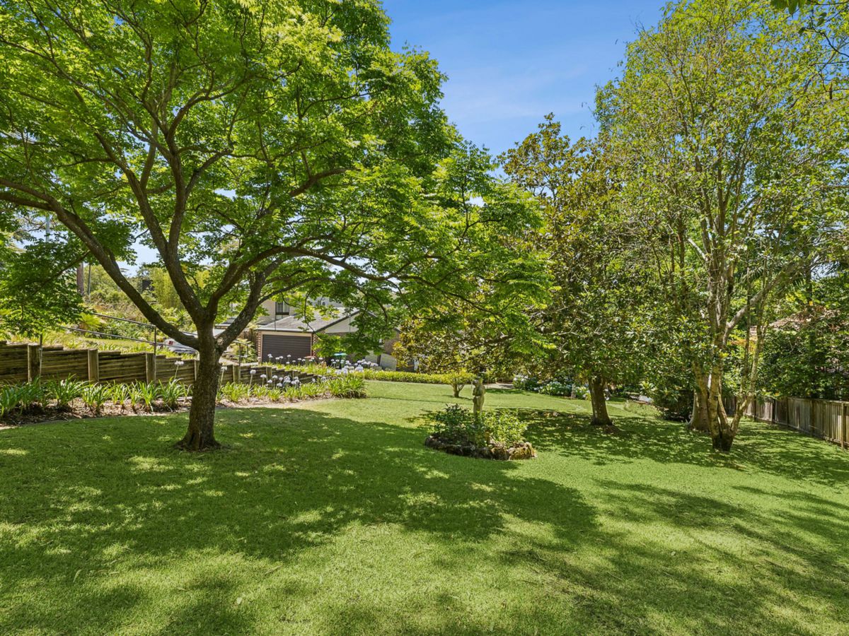 239A The Round Drive, Avoca Beach - image 2