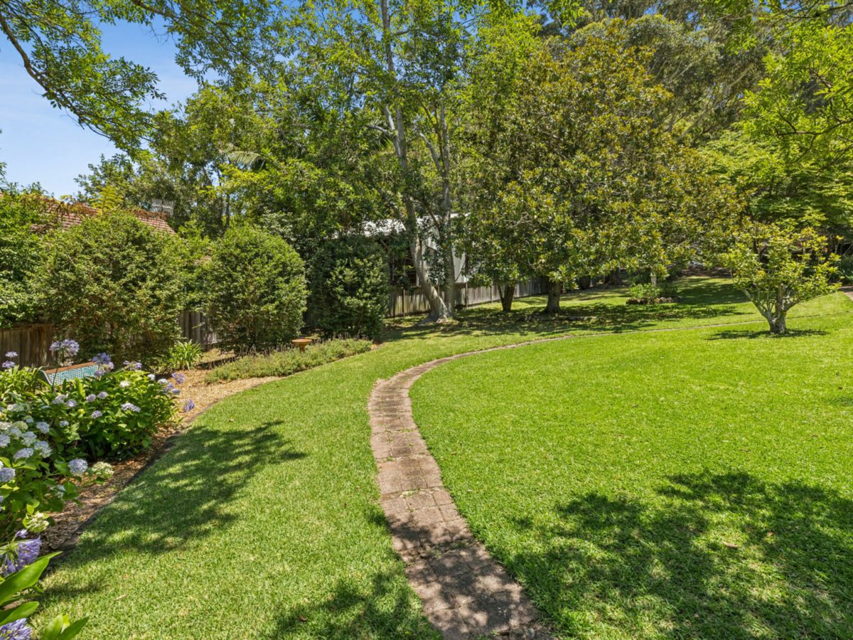 239A The Round Drive, Avoca Beach - image 3