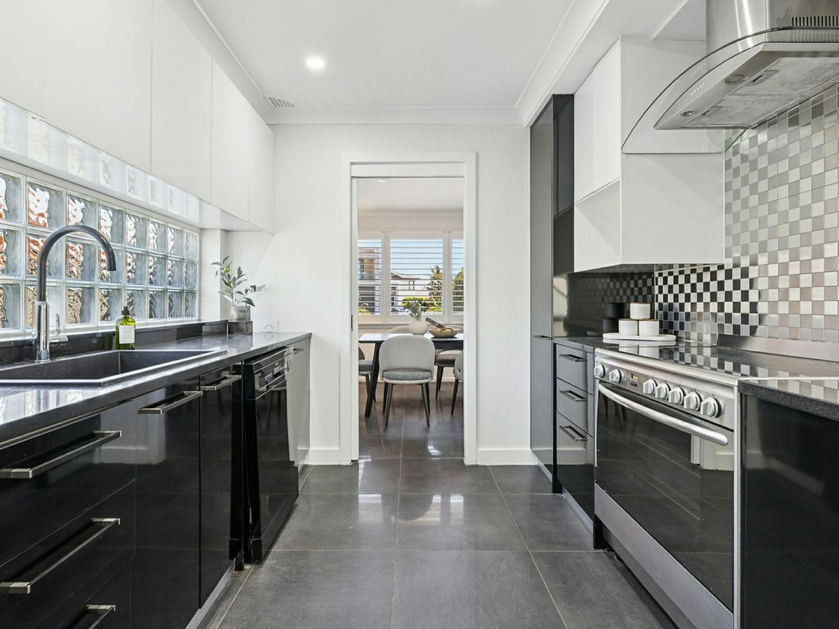245 Belgrave Esplanade, Sylvania Waters - image 3