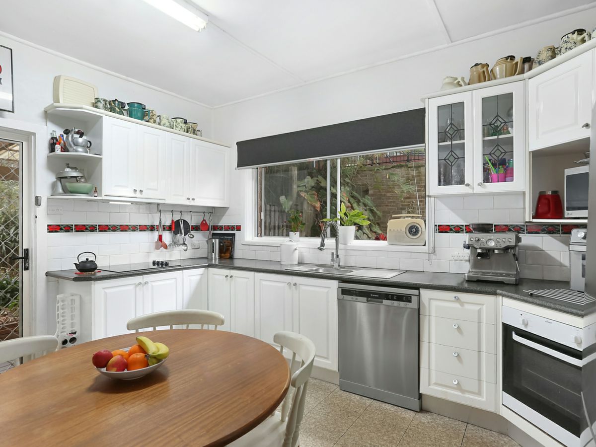 7 Evans Street, Como - image 3