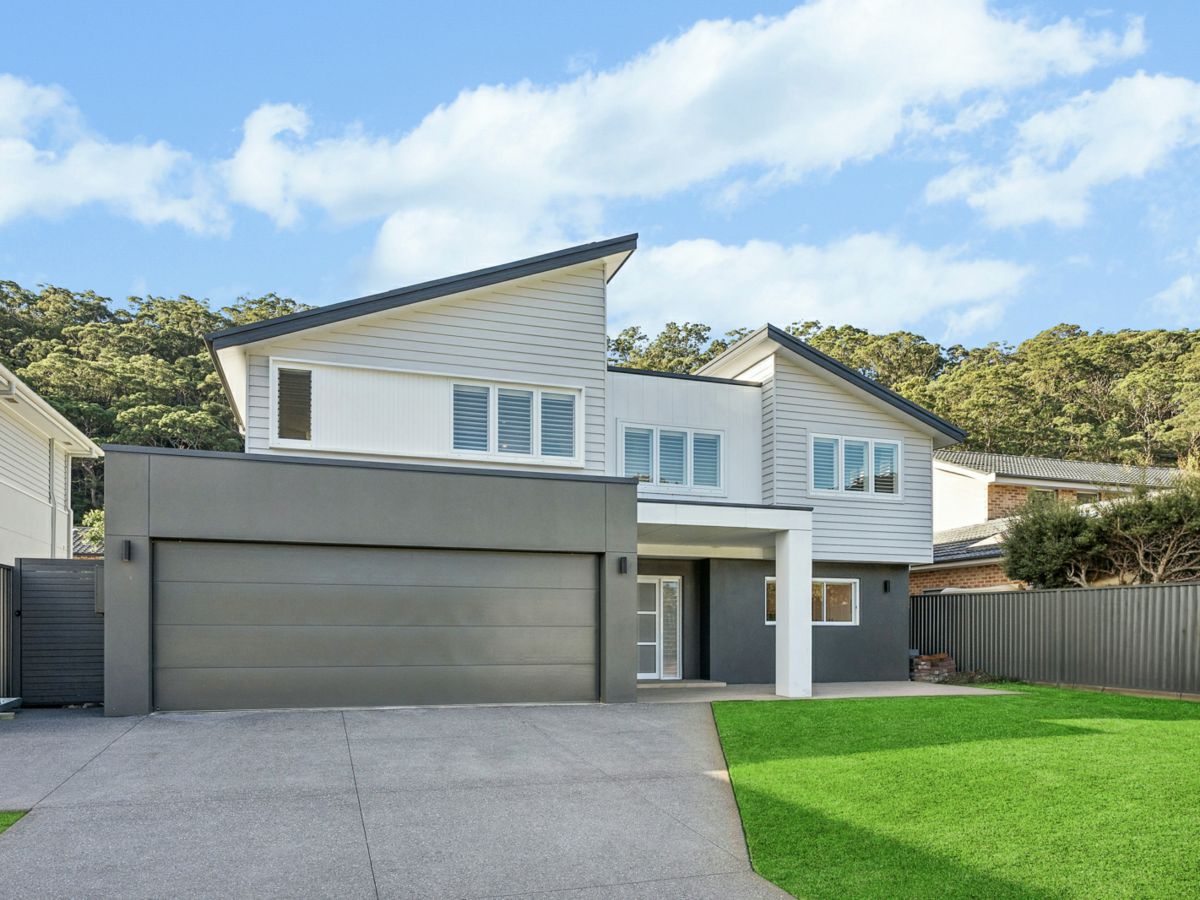 9 McKinley Avenue, Bonnet Bay - image 1