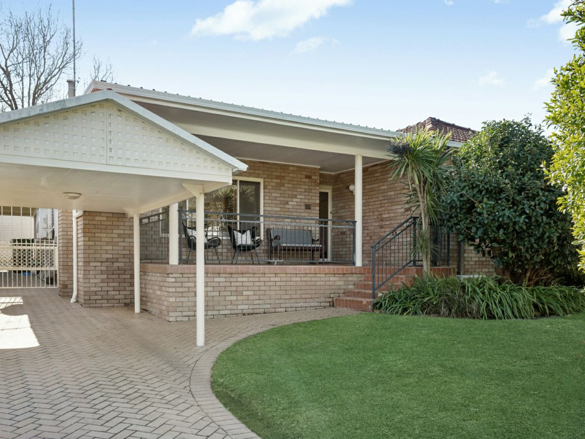 39 Mundakal Avenue, Kirrawee - image 1