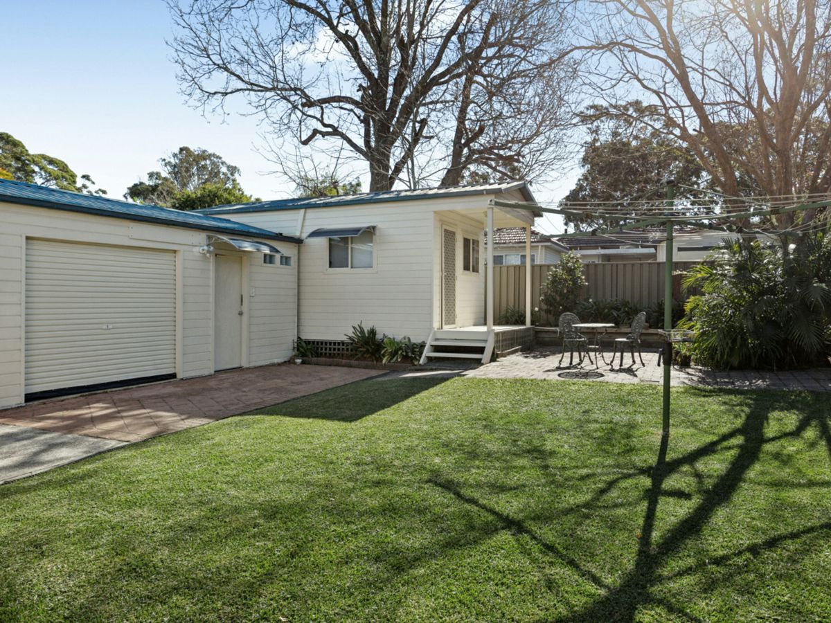 39 Mundakal Avenue, Kirrawee - image 2