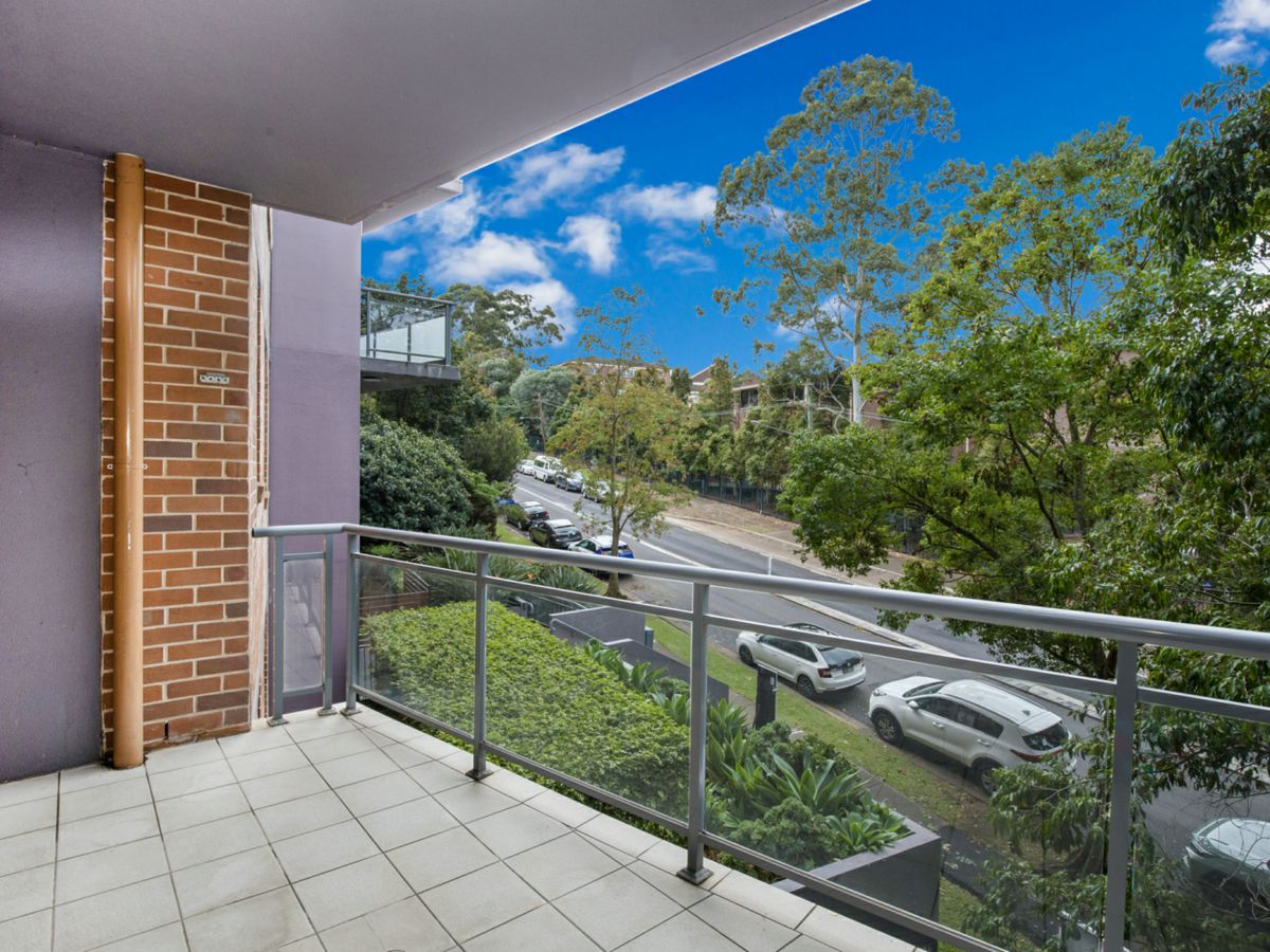 10/24 College Crescent, Hornsby - image 1