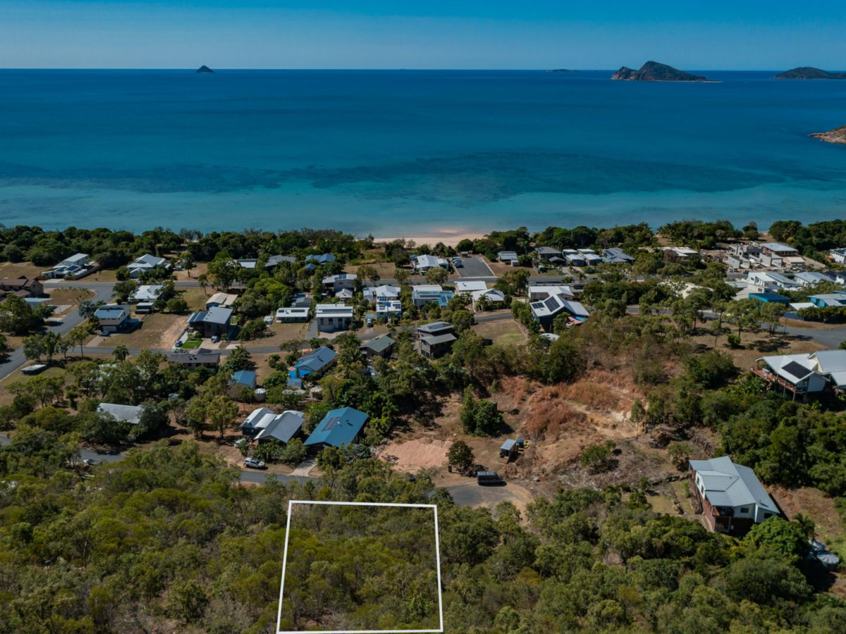 36 Rattray Avenue, Hideaway Bay - image 1