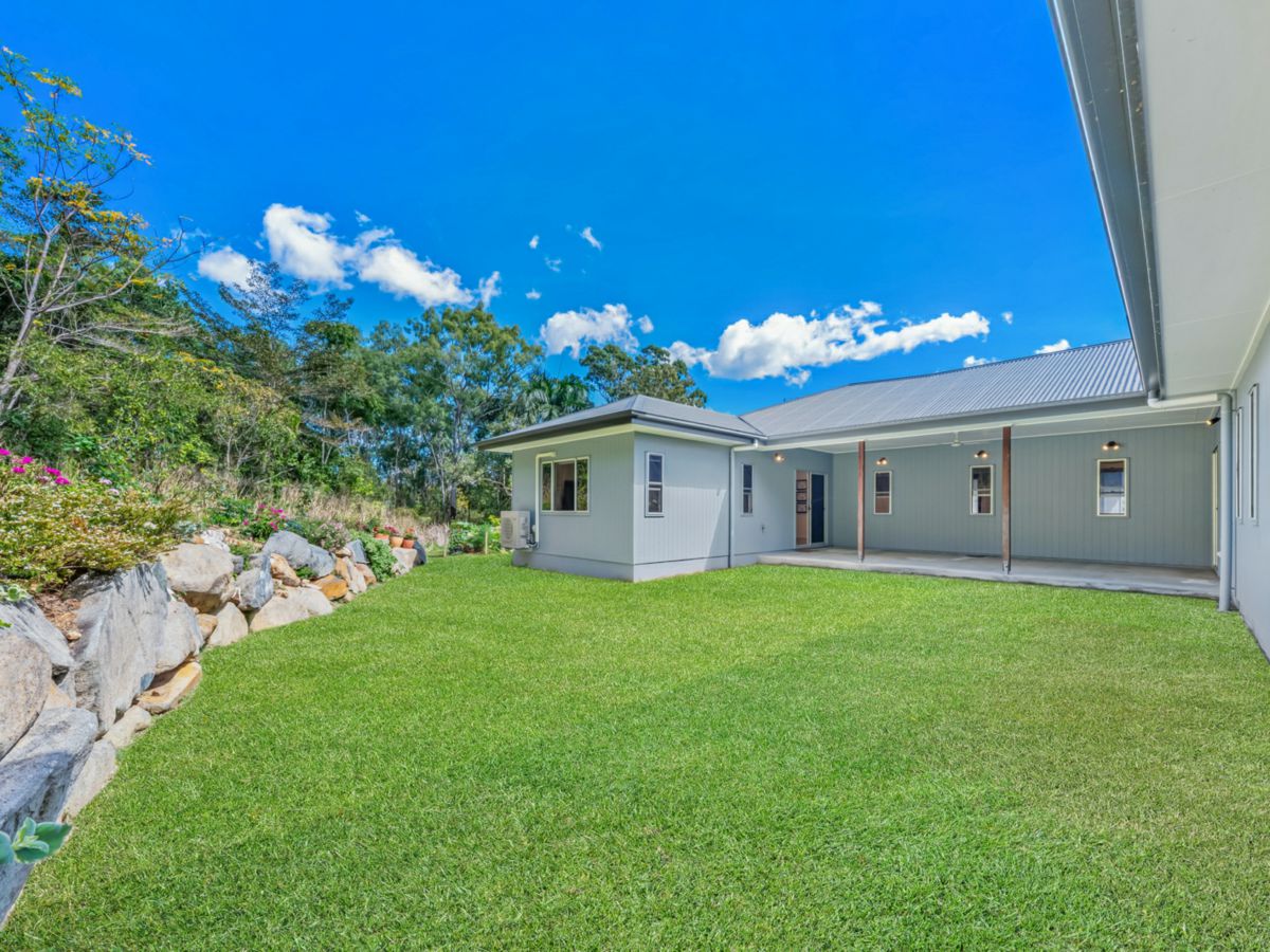 92 Trader Crescent, Cannonvale - image 1