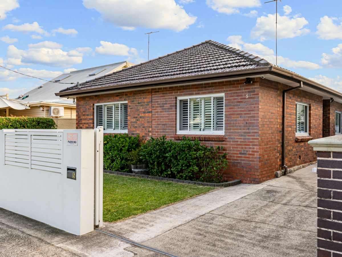 5 Crawford Road, Brighton-Le-Sands - image 2