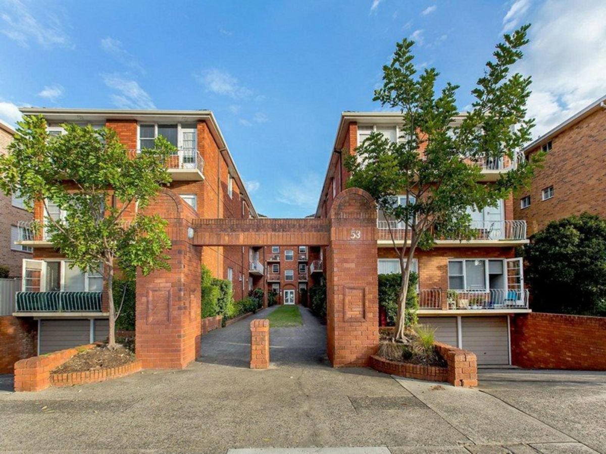 16/53 Banks Street, Monterey - image 1